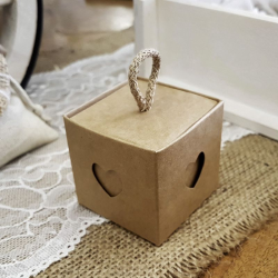 Boîte coeur cordelette marron